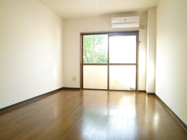 北西向き１階で陽当たり眺望良好です♪