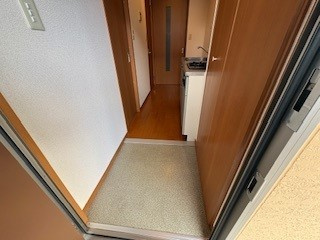 ヴィラージュ美崎の玄関