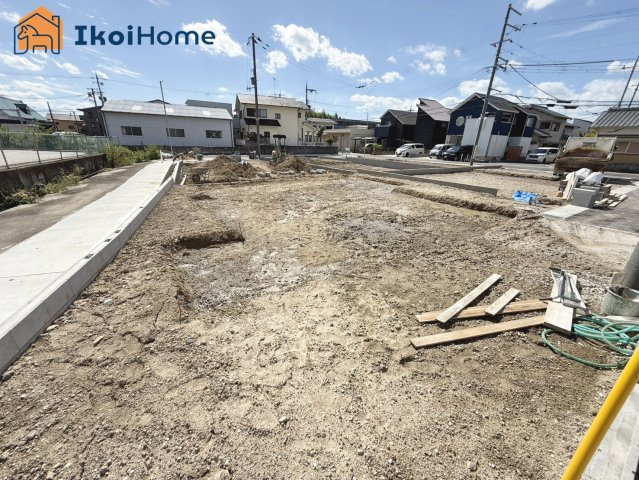 神戸市西区玉津町出合　4号棟　新築戸建の駐車場|～ご見学に関して～平日や夜間でもご案内可能。決まったお時間で身動きが取れない方も臨機応変に対応します