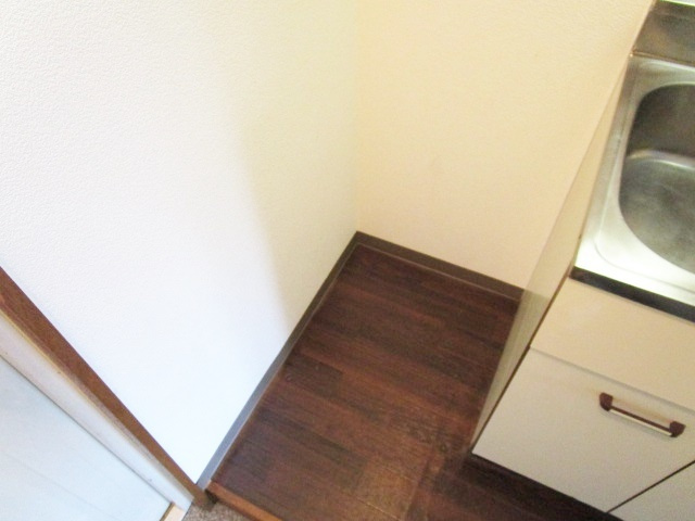 エスペランサ１１のキッチン|冷蔵庫置き場です