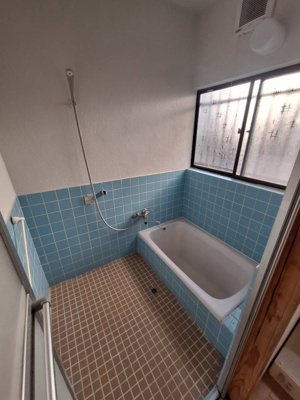 【浴室】 | 鳥取市湖山町東１丁目中古一戸建て借家