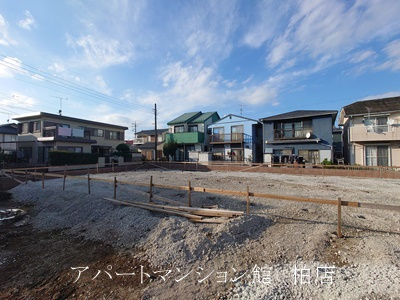 流山市東深井新築アパートの駐車場