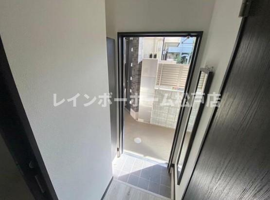 特典：仲介手数料が無料です!!の玄関