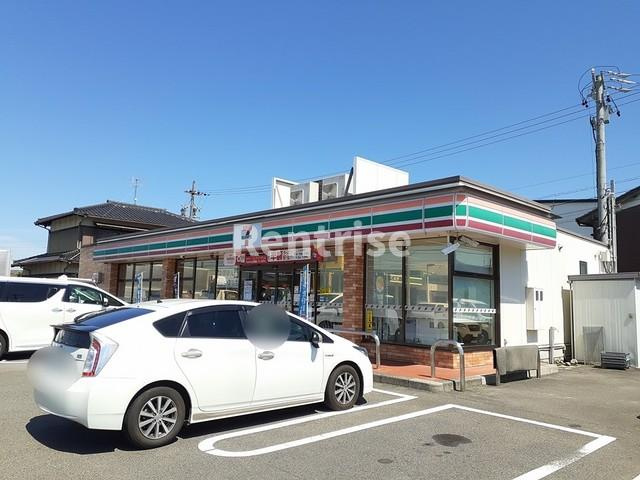 レコルテフレイズの周辺
