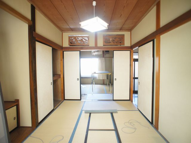 【居間・リビング】 | 鹿沼市東町貸家 | 快適に過ごせるエアコンが付いています♪