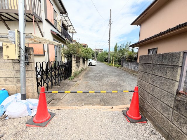 立川市砂川町２丁目　全1棟　新築戸建ての前面道路含む現地写真