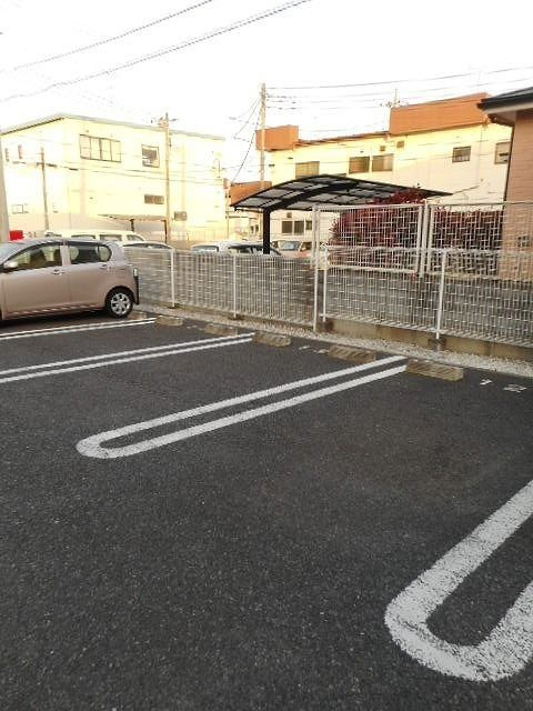 ルピナスの駐車場