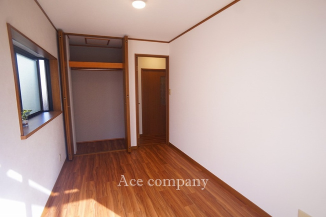 【子供部屋】 | 東大阪市南上小阪 | 【2階：北側洋室5帖】クローゼット完備です♪