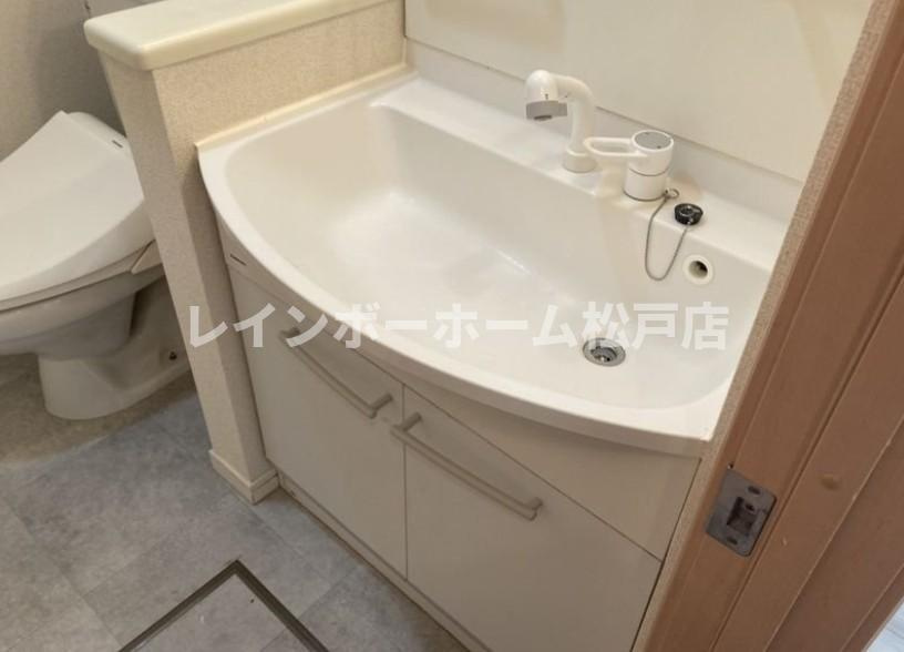 松戸市松戸のアパートの洗面所