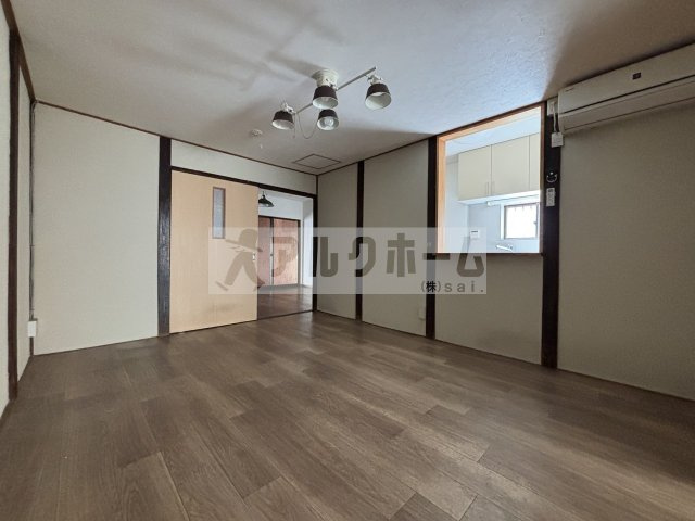 国道長屋の洋室