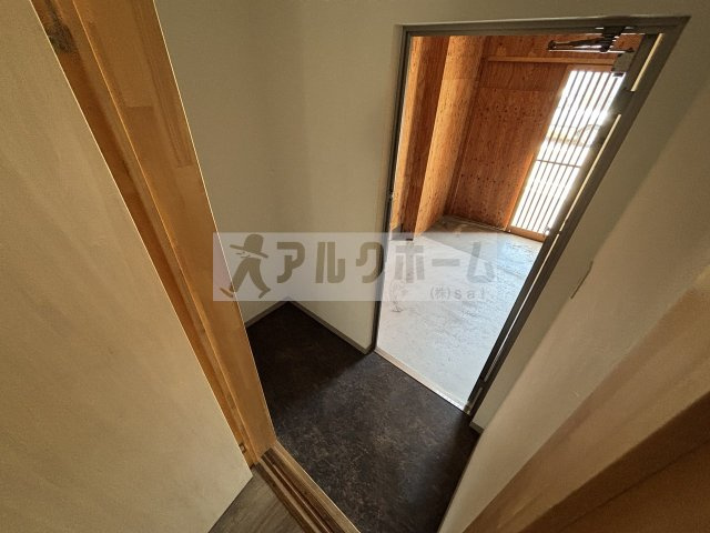 国道長屋の玄関
