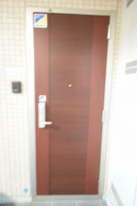 ソノーレ鈴蘭の玄関