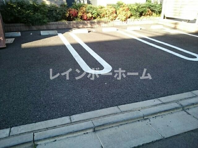 サニー・レジデンスの駐車場