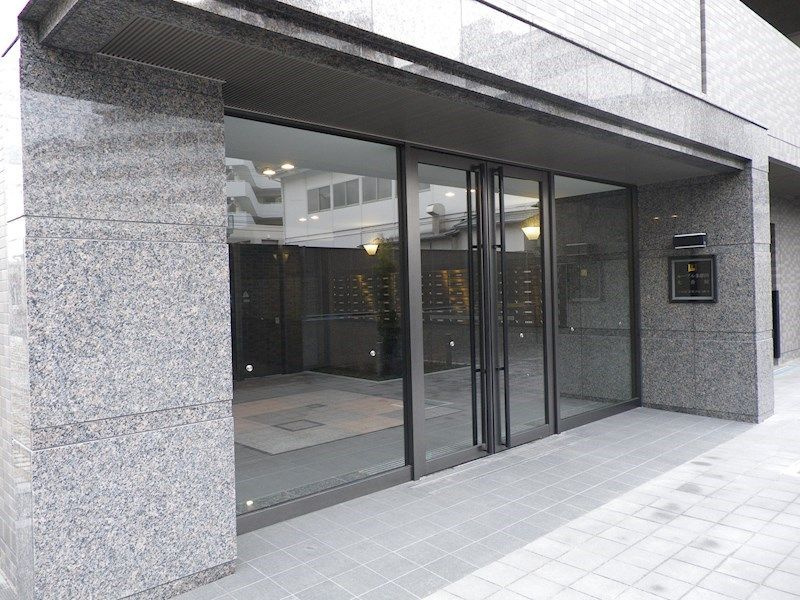 ルーブル多摩川七番館のエントランス