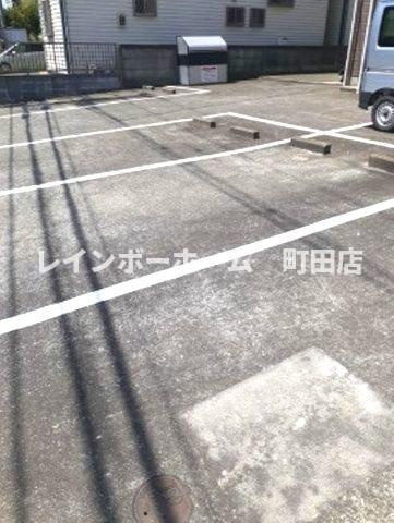 ロマニー高柳2※初期費用分割あと払いサービス利用可能物件の駐車場