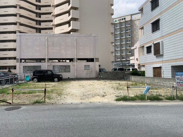 那覇市壺川２丁目の駐車場の外観