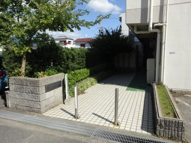 宝塚グリーンハイツⅠのエントランス