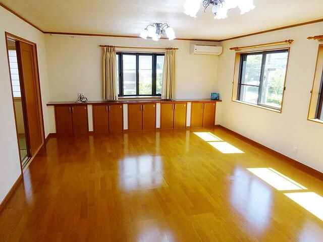 矢部町貸家の居間・リビング
