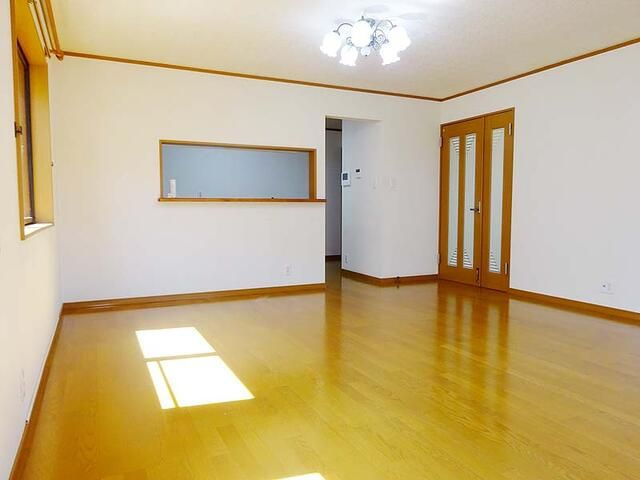 矢部町貸家の居間・リビング