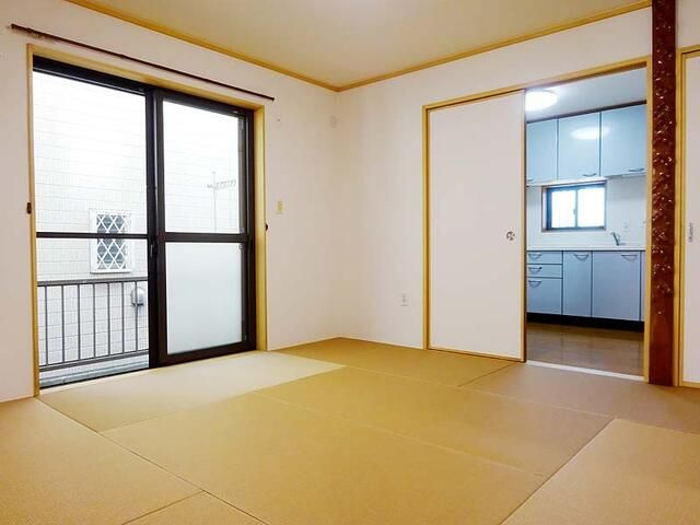 矢部町貸家の居間・リビング