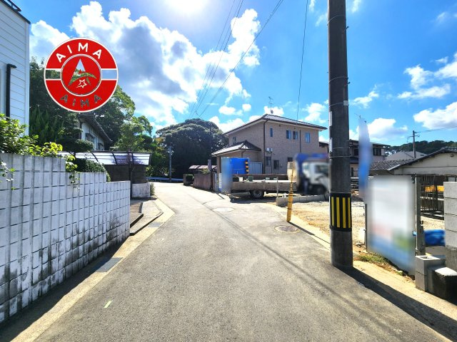 福岡市東区高美台2丁目第7-2棟（1号棟）の外観|前面道路含む現地の写真です。