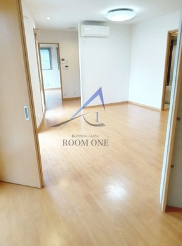 フラッツ６３４の居間・リビング|洋室のお部屋です。