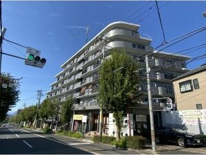 サンヒルズ松和花壇の駐車場