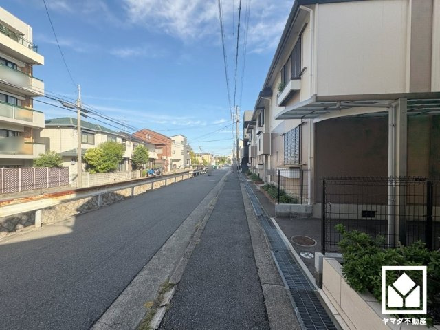 西宮市南越木岩町の前面道路含む現地写真