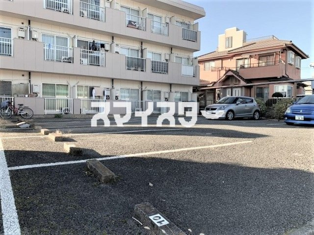 西多摩郡瑞穂町南平１丁目の賃貸マンションの駐車場