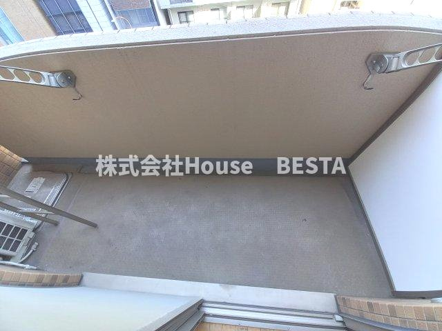 プレサンス神戸みなと元町のバルコニー