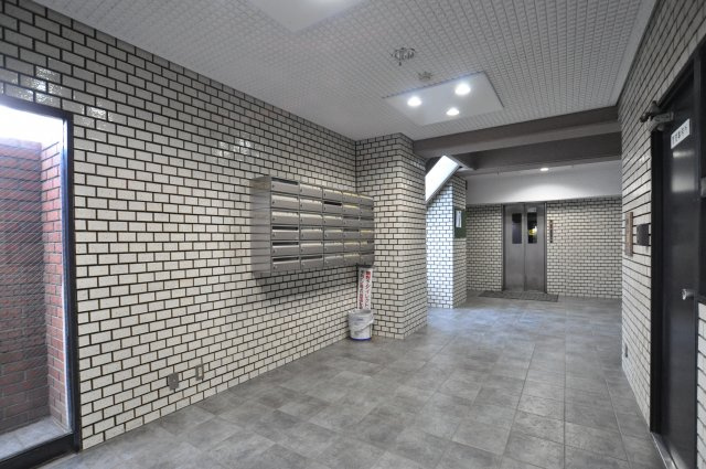 【エントランス】 | 西ナンバグランドビル