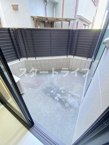 大阪市淀川区西中島２丁目の賃貸マンションのバルコニー