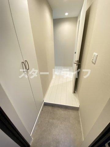 大阪市淀川区西中島２丁目の賃貸マンションの玄関