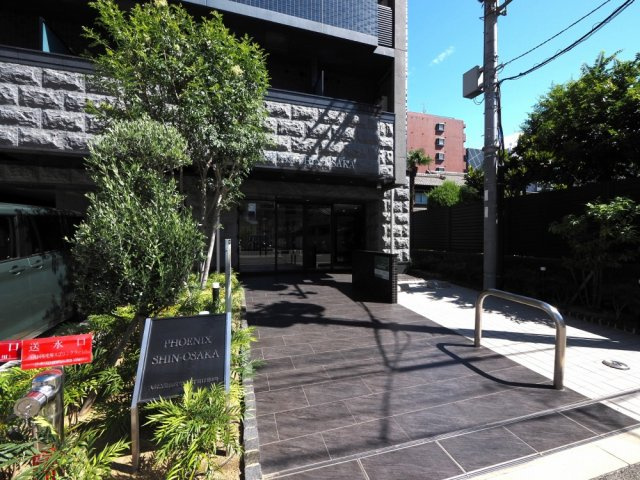 大阪市淀川区宮原１丁目の賃貸マンションのエントランス
