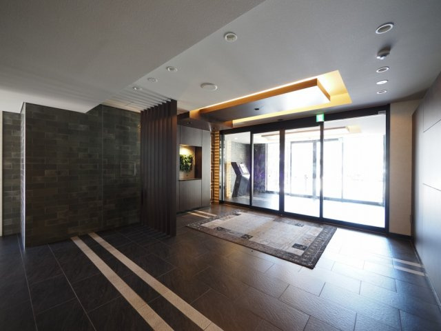 大阪市淀川区宮原１丁目の賃貸マンションのロビー
