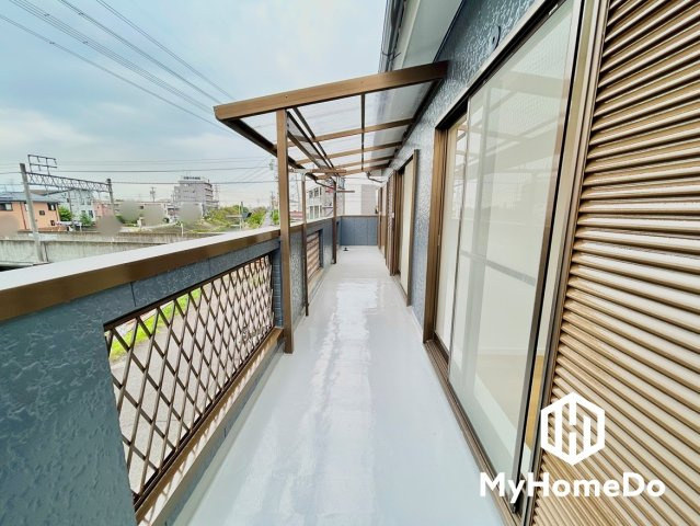 春日井市南花長町のバルコニー|お洗濯物がしっかりと干せる、日当たりが良く開放的なバルコニー。