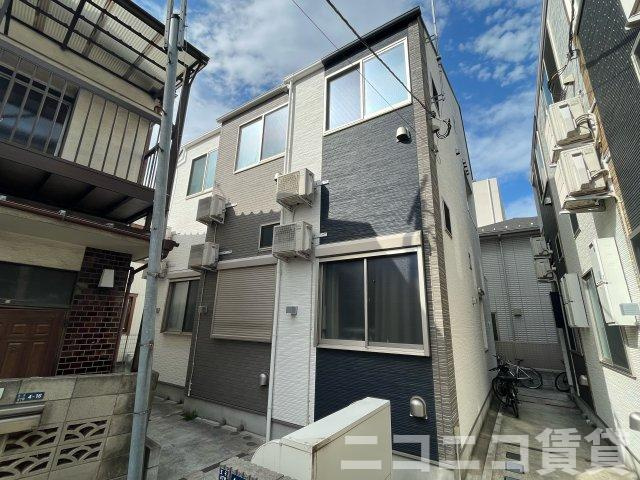 大田区本羽田３丁目のアパートの外観