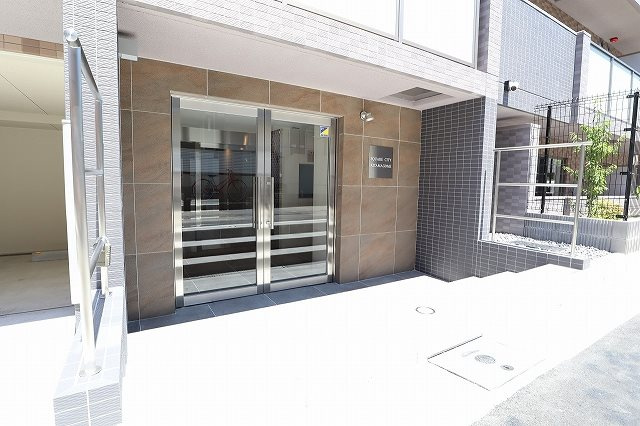 SQUARE CITY KITAMAGOME のエントランス