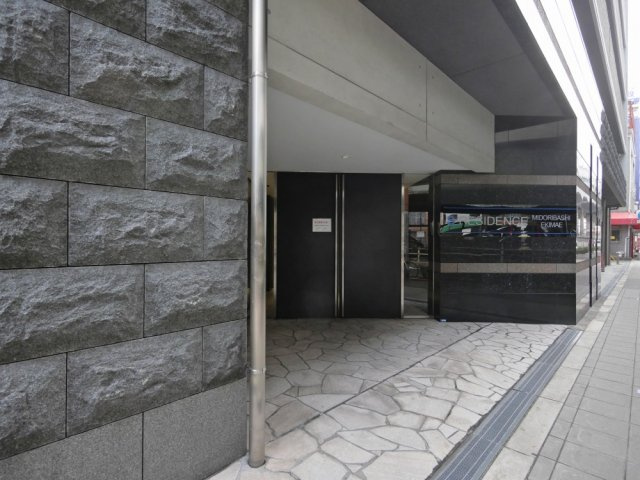 大阪市東成区中本２丁目の賃貸マンションのエントランス
