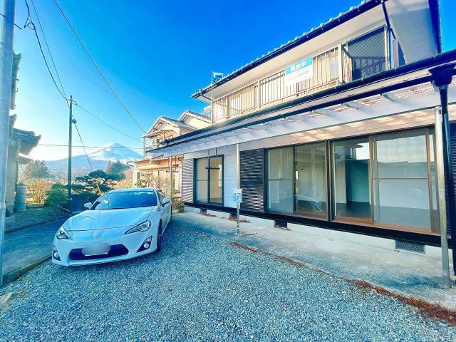 御殿場市中山の中古一戸建の外観