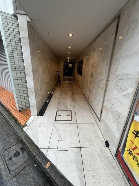 ティーエスハイツ経堂のエントランス
