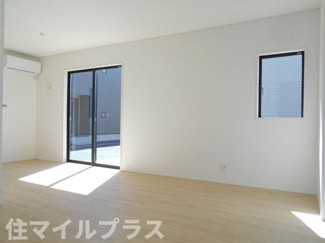 【居間・リビング】 | 会津若松市館馬町新築一戸建て5棟 | ゆったりとしたリビングです