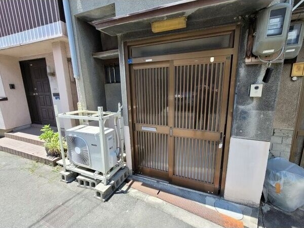 旭区今市戸建のエントランス