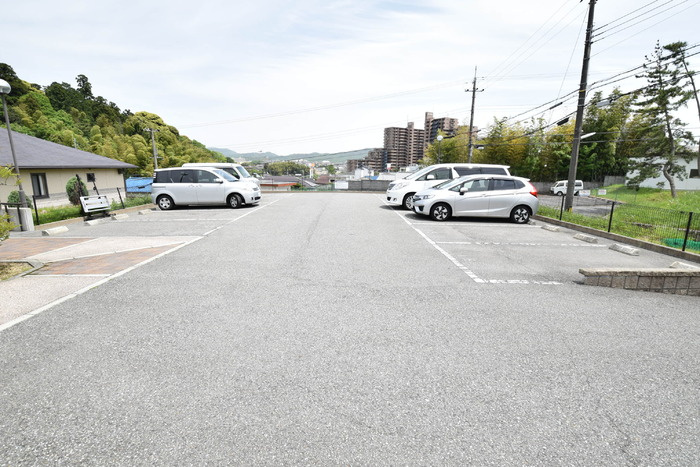 ソレアードＣ棟の駐車場