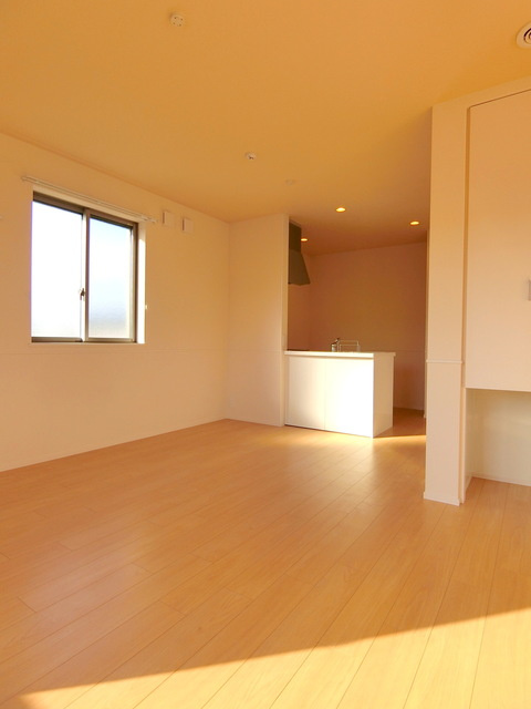 八王子市叶谷町の賃貸マンションの居間・リビング|★ＬＤＫ12.3帖★２面採光で明るいお部屋★
