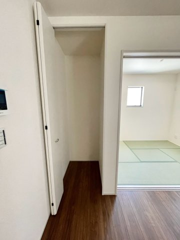 リーブルガーデン姫路市青山７期の収納|一階和室横の収納です
