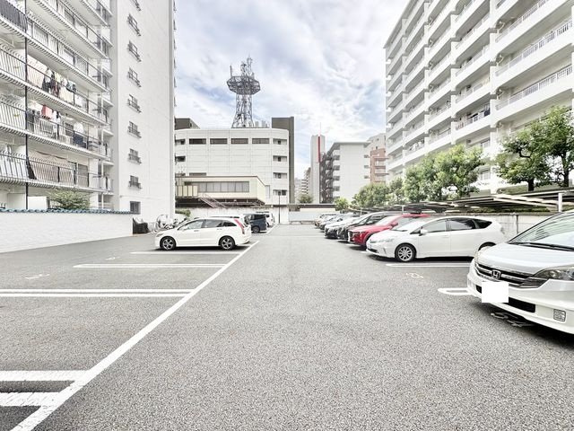 秀和第二東陽町レジデンス（7階部分）／仲介手数料無料／新規フルリノベーションの駐車場
