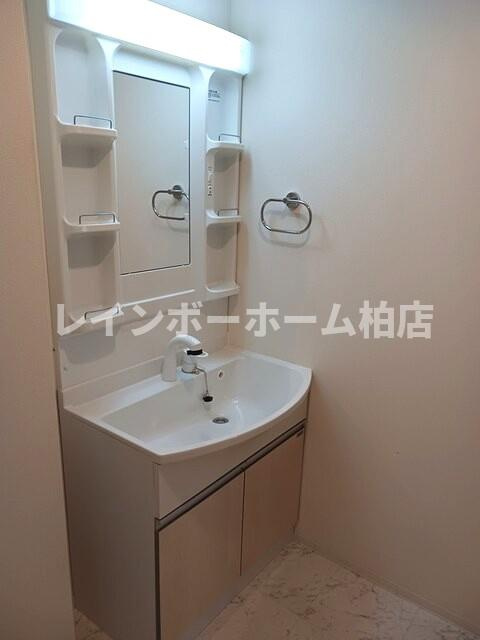 特典：仲介手数料が50％OFFです‼の洗面所|シャワー付き洗面台です