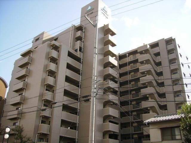 サーパス鹿田の外観