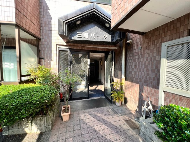 【エントランス】